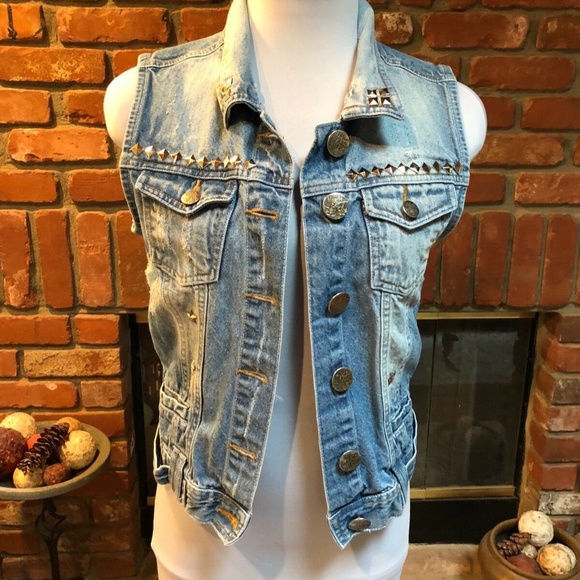 Distressed Floral Cross Jean Vest Top - Picture 6 of 14